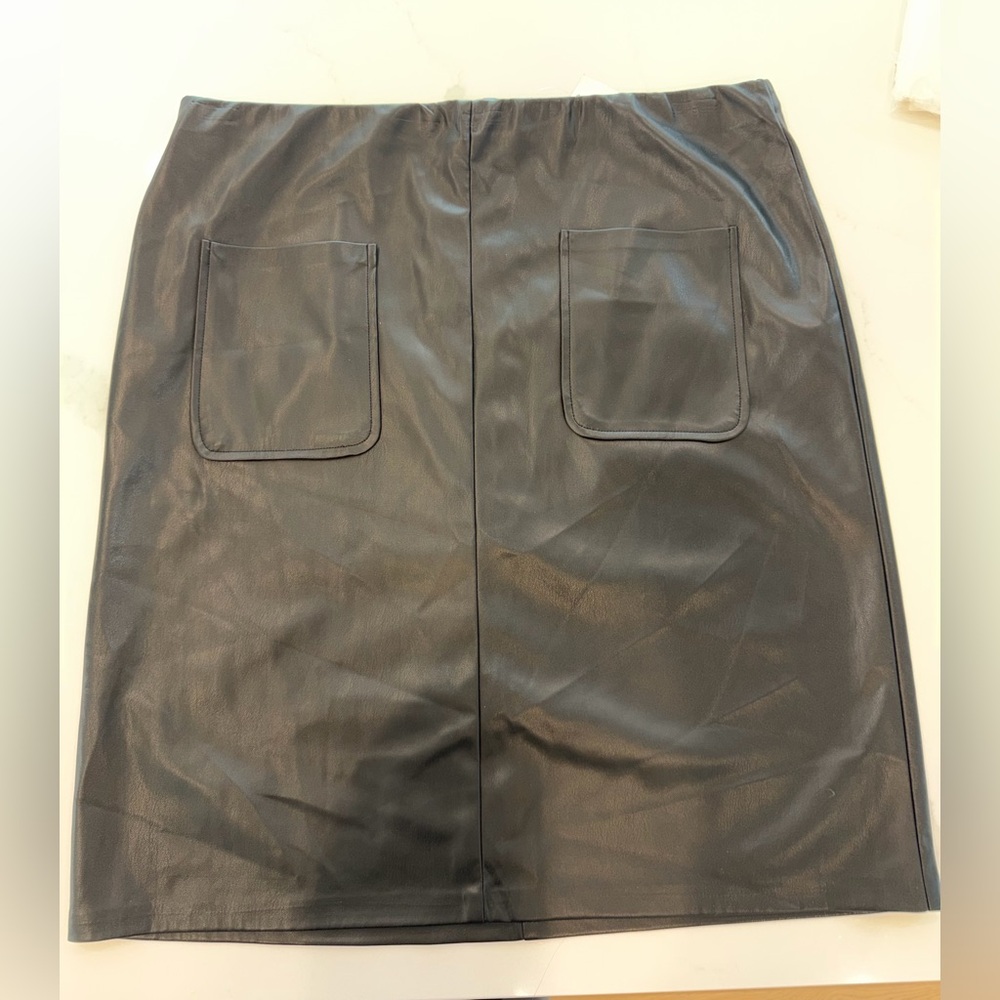 Cato NWT Black Faux Leather Large Stretchy Skirt |